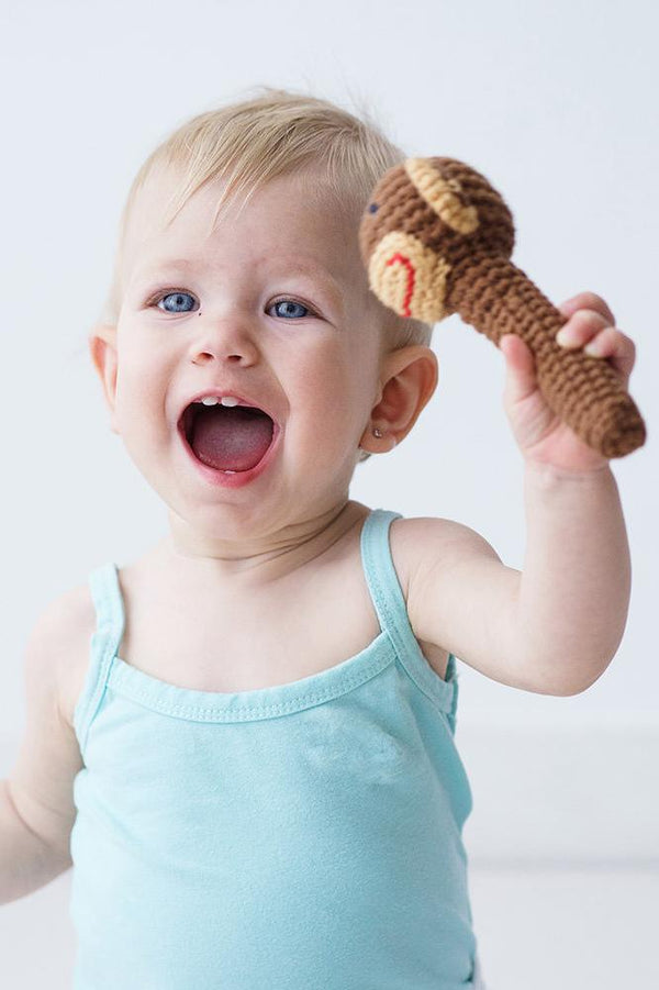 Hochet bébé pour idée cadeaux de naissance original - aPunt Barcelona - Hochet en Crochet Singe Marron en coton bio - Photo 2