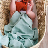 Lange bébé pour idée cadeaux de naissance original - aPunt Barcelona - Lange en Mousseline Bio Bleu en coton bio - Photo 4