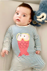 Pyjama bébé pour idée cadeaux de naissance original - La Queue Du Chat - Pyjama Poisson Rose Corail Rayures Bleues en coton bio - Photo 3