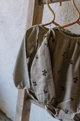 Barboteuse ML bébé pour idée cadeaux de naissance original - Studio Bohème - Barboteuse Esmée Prunes Taupe en coton bio - Photo 5