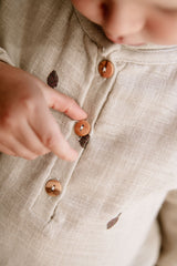 Blouse bébé pour idée cadeaux de naissance original - Studio Bohème - Blouse Olympe Artichauts Gris en coton bio - Photo 4