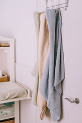 Cape de Bain bébé pour idée cadeaux de naissance original - Micu Micu - Cape de Bain Bébé en Coton bio Vert Pâle en coton bio - Photo 6