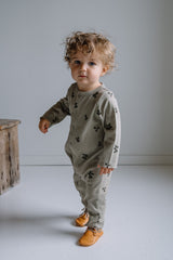 Combinaison bébé pour idée cadeaux de naissance original - Studio Bohème - Combinaison Ben Petites Prunes Kaki en coton bio - Photo 2