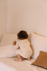 Combinaison bébé pour idée cadeaux de naissance original - Studio Bohème - Combinaison Ben Artichauts Ecru en coton bio - Photo 3