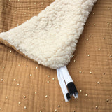 Couverture bébé pour idée cadeaux de naissance original - Petit Pote - Couverture Bébé Sherpa Petits Pois Dorés Camel en coton bio - Photo 3