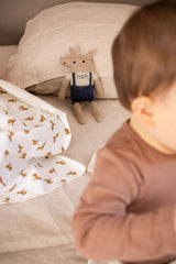 Doudou bébé pour idée cadeaux de naissance original - Joey Paris - Doudou Kangourou Main Sauvage Beige en coton bio - Photo 3