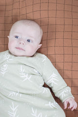 Gigoteuse bébé pour idée cadeaux de naissance original - Minabulle - Gigoteuse Thais Vert Beige en coton bio - Photo 3