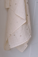 Lange bébé pour idée cadeaux de naissance original - Studio Bohème - Lange Doudou Le Grand Artichauts Ecru en coton bio - Photo 2