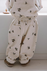 Pantalon bébé pour idée cadeaux de naissance original - Studio Bohème - Pantalon Carrot Prunes Ecru en coton bio - Photo 5