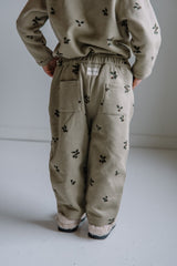 Pantalon bébé pour idée cadeaux de naissance original - Studio Bohème - Pantalon Carrot Prunes Kaki en coton bio - Photo 3