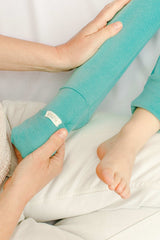 Pyjama bébé pour idée cadeaux de naissance original - Comète Paris - Pyjama Lion Turquoise en coton bio - Photo 3