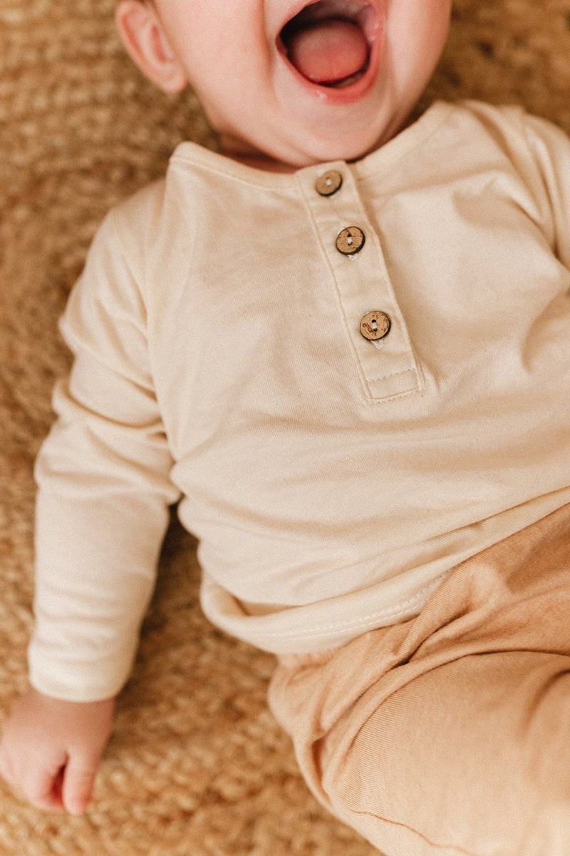 T-Shirt ML bébé pour idée cadeaux de naissance original - Paulin - T-Shirt Mao Crème en coton bio - Photo 5