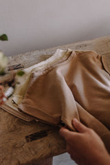 T-Shirt MC bébé pour idée cadeaux de naissance original - Studio Bohème - T-shirt Bama Latte en coton bio - Photo 3