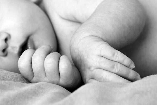Nouveau-né : sélection de cadeaux de naissance durables et éthiques