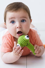 Hochet bébé pour idée cadeaux de naissance original - aPunt Barcelona - Hochet en Crochet Grenouille Verte en coton bio - Photo 2
