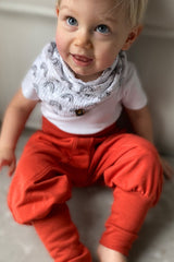 Jogging bébé pour cadeau de naissance original - Livi - Jogger Rouge en coton bio - Photo 1