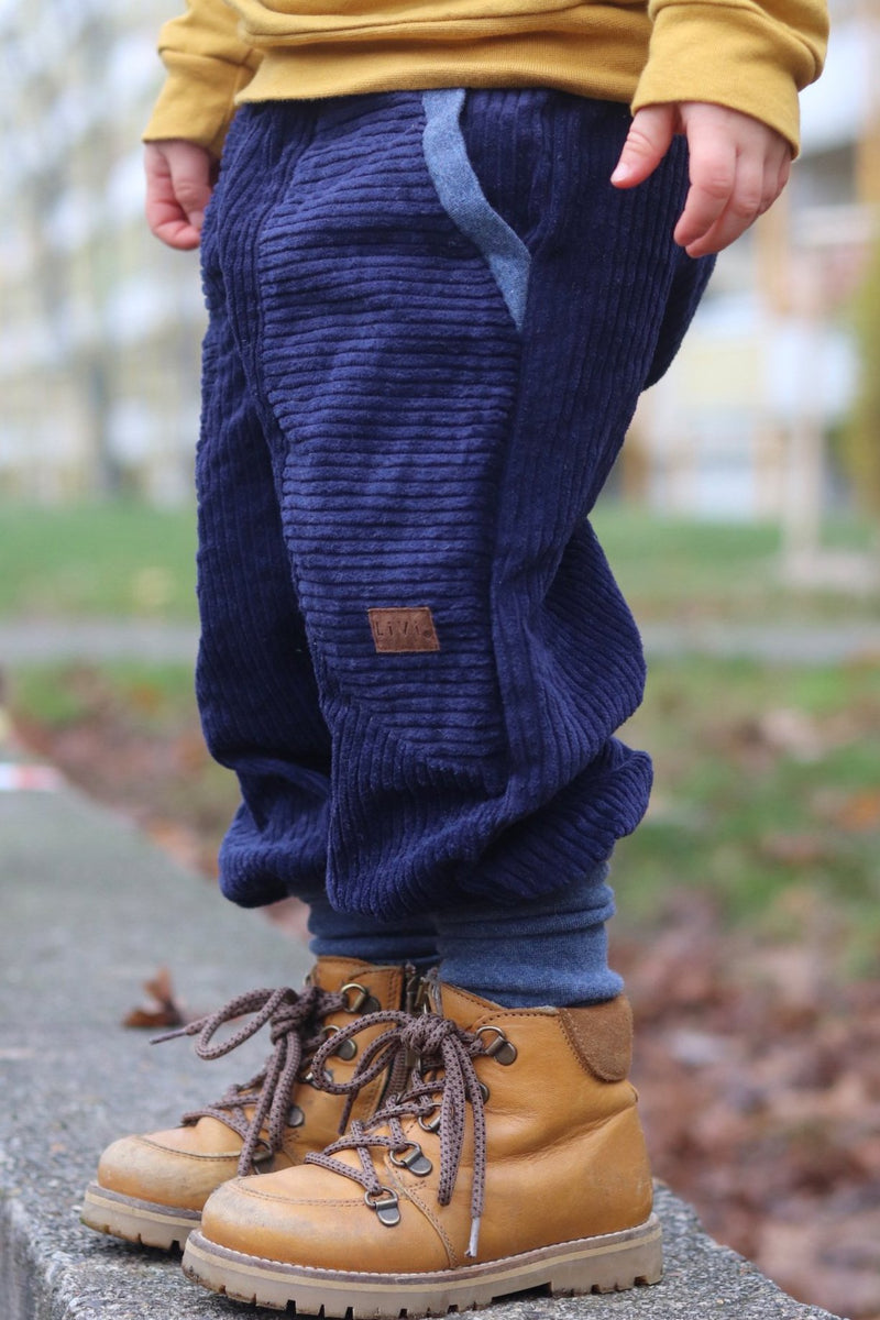 Pantalon bébé pour cadeau de naissance original - Livi - Pantalon en Velours Bleu en coton bio - Photo 1