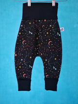 Pantalon bébé pour idée cadeaux de naissance original - Petites Menottes - Pantalon Evolutif Cosmos en coton bio - Photo 4