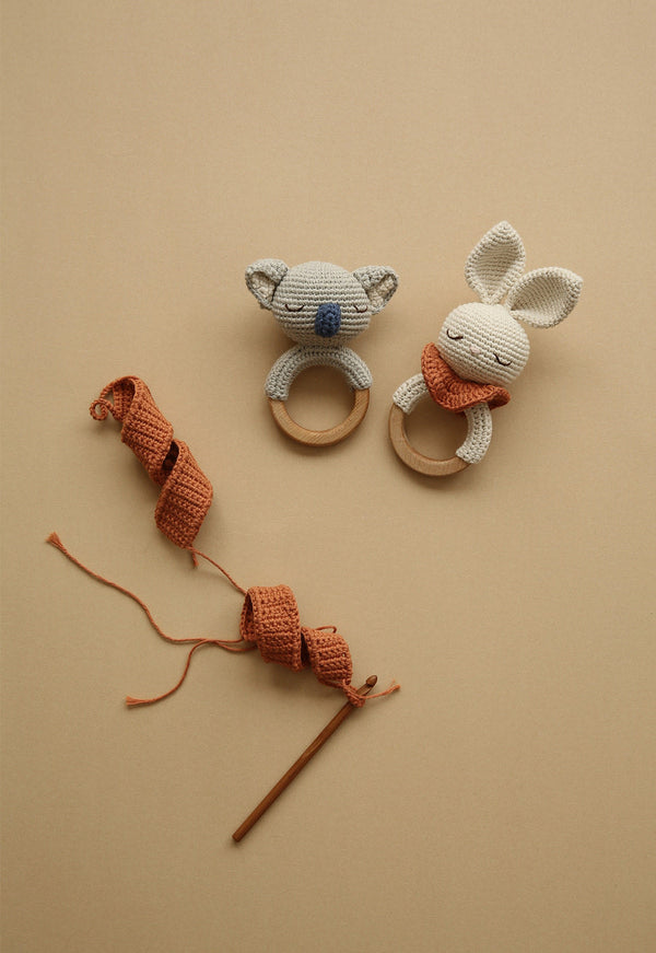 Doudou Bébé en Coton Bio - Patti Oslo - Crochet Lapin Ballerine – Pépites