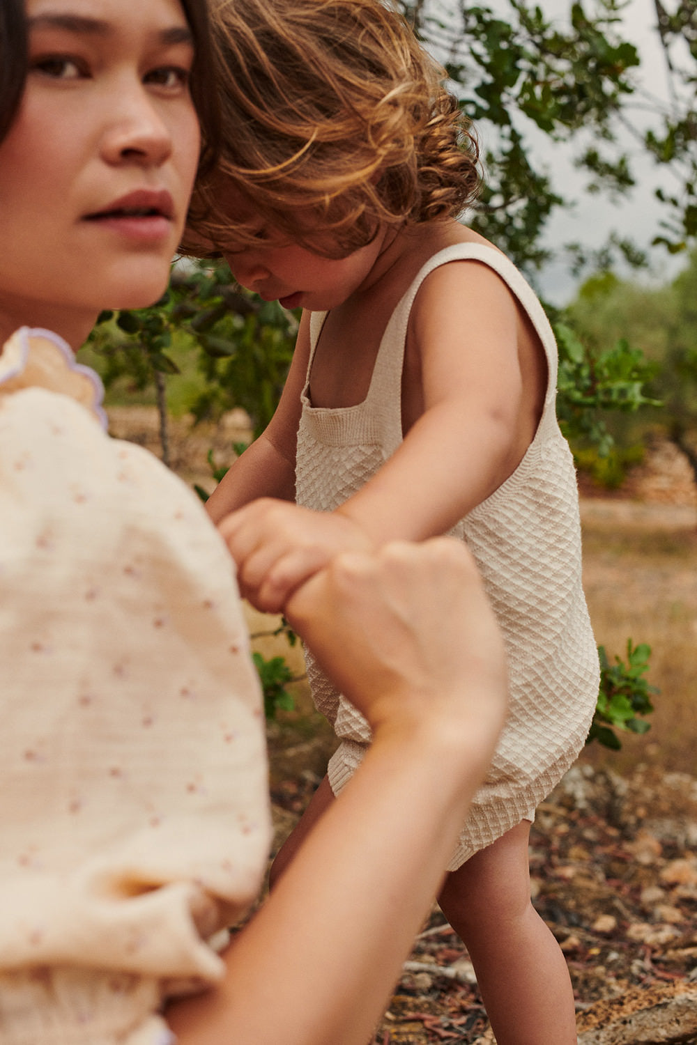 Short Barboteuse (romper) ELIZABETH AND JAMES En Soie Et Coton – Taille 0, Couleur Nude Beige, Occasion Très Bon état