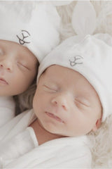 Neugeborenenmütze aus Bio-Baumwolle Maulkorb Weiß