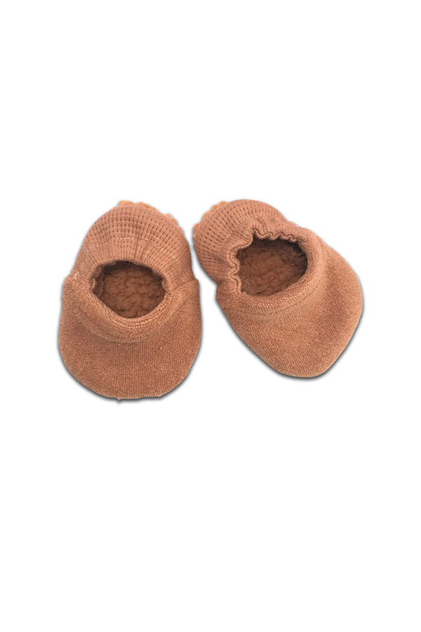 Chaussons bébé pour cadeau de naissance original - Petit Pote - Chaussons d'Hiver pour Bébé Marrons en coton bio - Photo 1