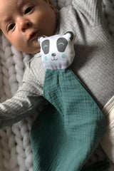Doudou bébé pour idée cadeaux de naissance original - Carotte & Cie - Doudou en Coton Bio Panda Vert en coton bio - Photo 2