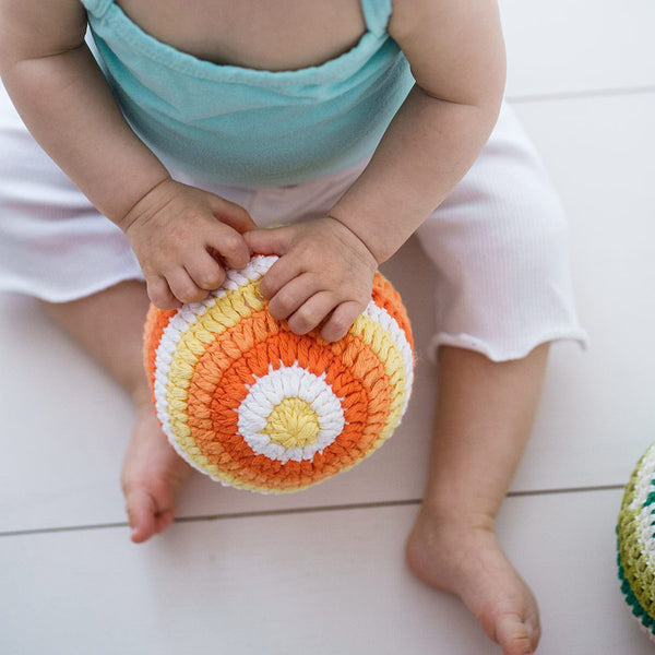 Hochet Balle en Crochet Orange