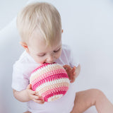 Hochet Balle en Crochet Rose