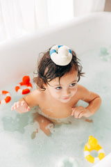 Jouet de Bain bébé pour idée cadeaux de naissance original - Oli & Carol - Jouet de Bain Canard Flo the Floatie Bleu Marine en coton bio - Photo 2