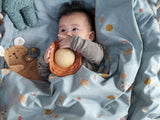 Jouets à Suspendre bébé pour idée cadeaux de naissance original - Fabelab - Jouet à Suspendre Planète en coton bio - Photo 2
