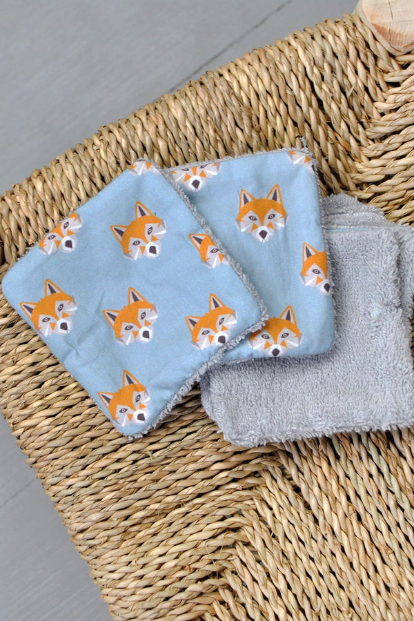 Lingettes lavables bébé pour idée cadeaux de naissance original - Carotte & Cie - Lot de 10 lingettes lavables Renards bleus en coton bio - Photo 2