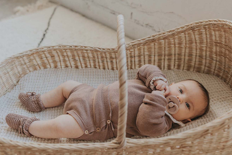 Pull bébé pour idée cadeaux de naissance original - Buho - Pull Col Rond en Tricot Brun en coton bio - Photo 3