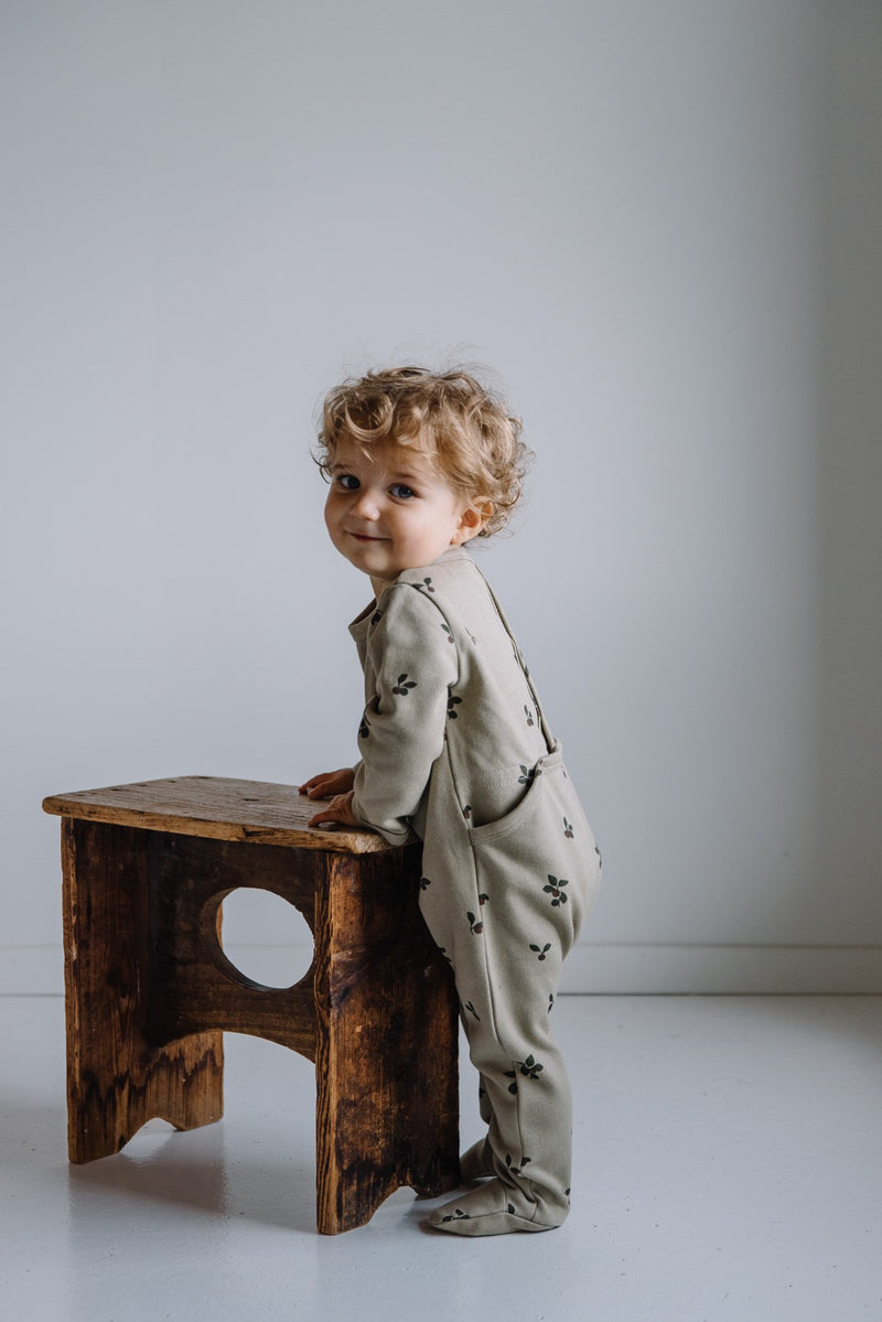 Pyjama bébé pour idée cadeaux de naissance original - Studio Bohème - Pyjama Chubby Petites Prunes Kaki en coton bio - Photo 2
