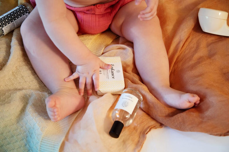 Savon bébé pour idée cadeaux de naissance original - Enfance Paris - Savon Protecteur Apaisant 0-3 ans en coton bio - Photo 6